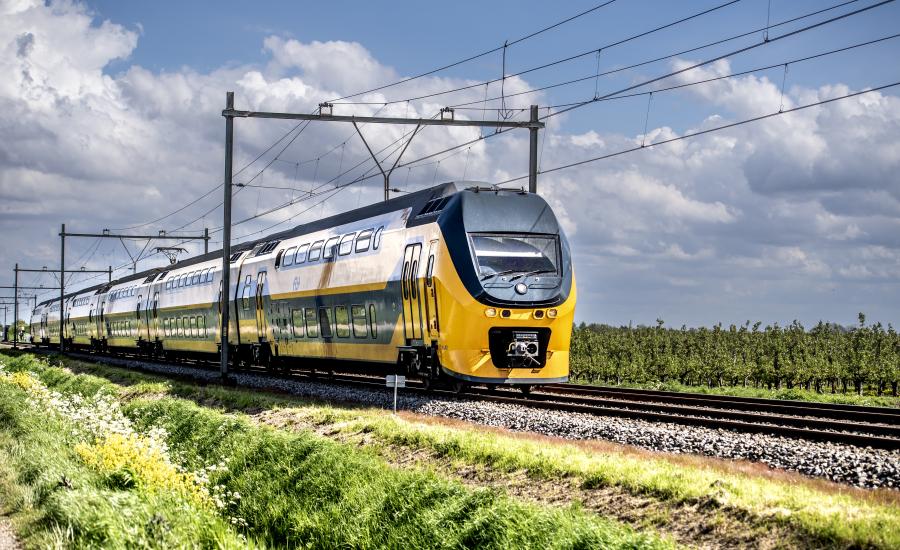 Intercity van de NS in Zeeland