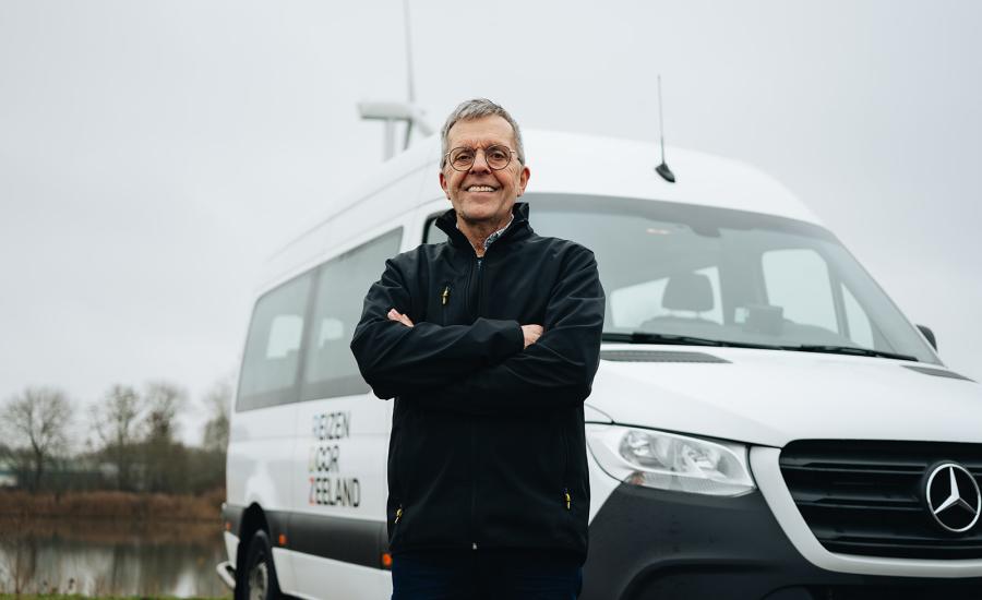 Chauffeur bij de bus