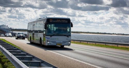 Bus bij de Oosterscheldekering